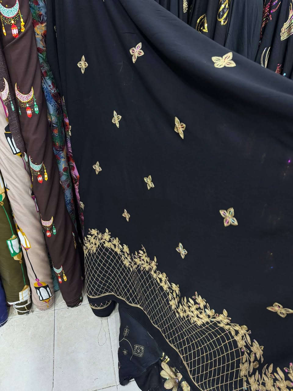 كشمير ايطالي بدون مطه 
مطرز كامل بلك و خيط 
سعر القطعه فقط 5.500


**إذا كنت صاحب هذا الإعلان وتريد حذفه لأي سبب، رجاءا أرسل رسالة إلى الدعم الفني**