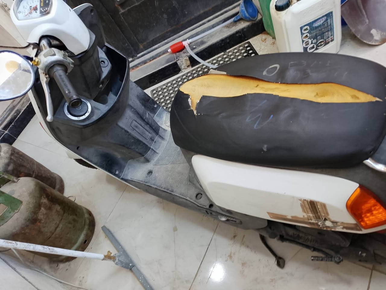 ماكس بوليسي بيه وصل معرض الحمداني
ما صارله هواي من طالعه دراجه ما مفتوح برغي بيه بلادي 
كهربائيات كله شغاله سلف هندر 
شلعه ومعدل 
السعر 800 وبيه مجال شي قليل 
بيع او مراوس بنامة 
***********
