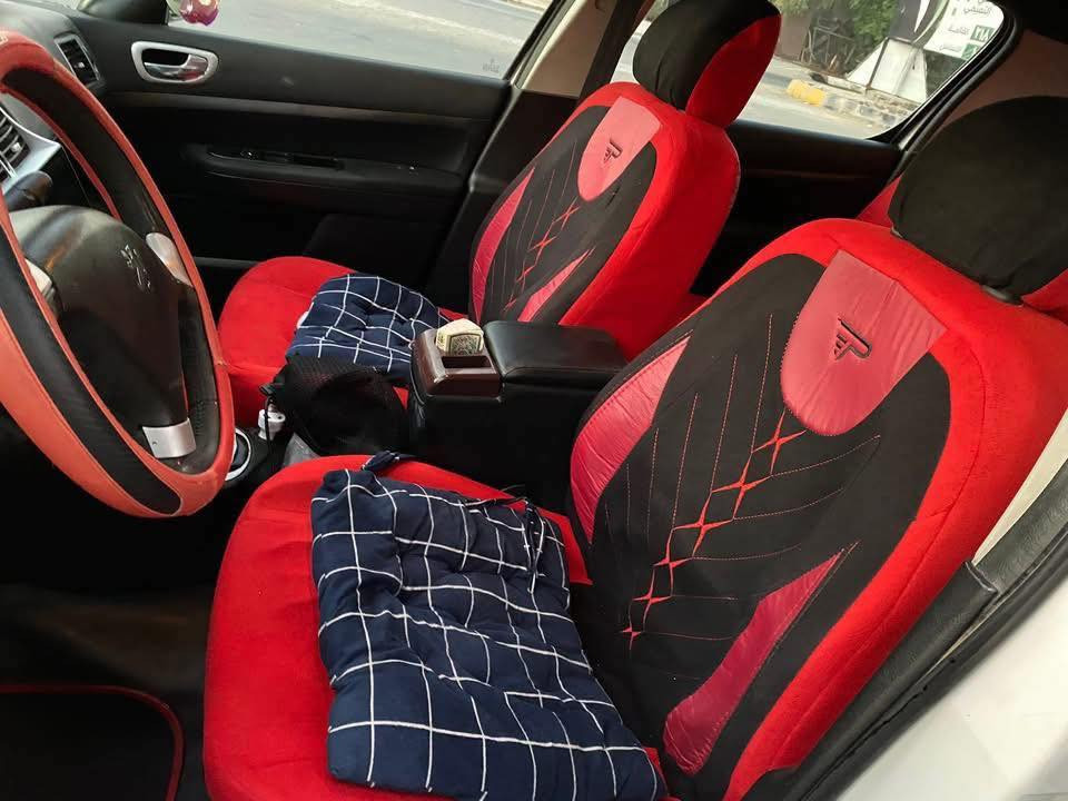 بيجو فرنسي 307/موديل2005
 تراي وين ميعجبك 
كهربائيات كلها بلادية 

صبغ بلادي عدة باب عكس السايق مصبوغه 
السيارة بأسمي تحويل ثاني يوم مشروع وطني 
السيارة عليها ادامة كاملة كلشي متصرف عليها 
السعر 49 وبيها مجال رقم بغداد

مكانهة بغداد القادسية قرب ساحة قحطان
***********
