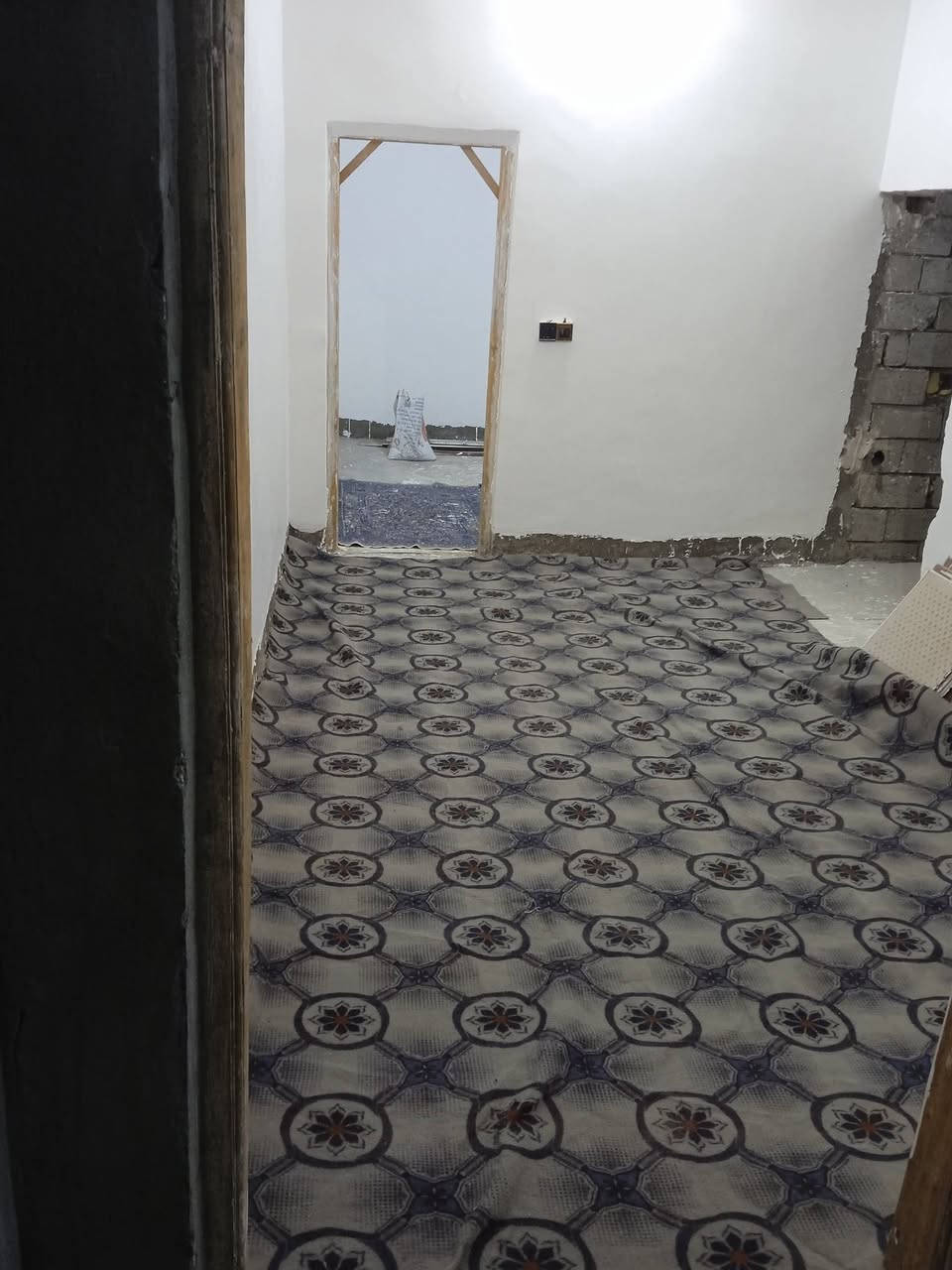 سلام عليكم بيت 100 متر للمراوس بسياره جديده البناء غرفه وصاله ومطبخ واستقبال البيت عاوزه سقف للاستقبال وبيتونه فقط والباقي كامل مشمول بقرار 320 بالتطويب ورافع بمعامله سعره 20 وبه مجال مراوس بالنجف فقط مكاني النجف الاشرف الكوفة شارع المعمل خلف جامع الخزاعل وهاذة رقمي للتواصل ‏‪0788 732 9440,‬‏
