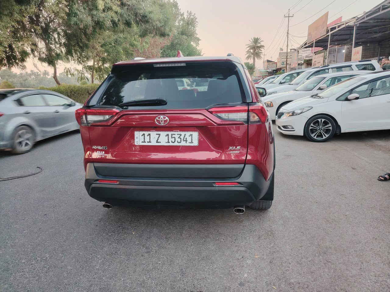 TOYOTA RAV4 XLE PREMIUM 202
تيوتا راف فور بريميوم مواصفات 1/1
سعرها 240 وبيه مجال بأسمي بدون رقم 
ماشيه ٤٢٠٠٠
المواصفات:
سيارة بانزين
بصمة  
سلايت 
كشنات جلد تحكم كهرباء تدفئه وتبريد 
شاشة ديجتال كبيرة
3 انضمة سبورت و العادي و الاقتصادي 
رادار تحديد مسار 
مثبت سرعة  
صندوك كهرباء ذكي
حساسات 360 
ترحيب 
اوتو بارك 
اوتو هولد 
هاند بريك بصمة 
نقاط عمياء
السيارة بيها هواي موصفات حلوة 
السيارة حادثهه: باب خلف السايق فقط لا غير 
للأستفسار عن السعر الاتصال على ‬الرقم ‭***********
 مكلف بالنشر
ماسنجر مقفول
