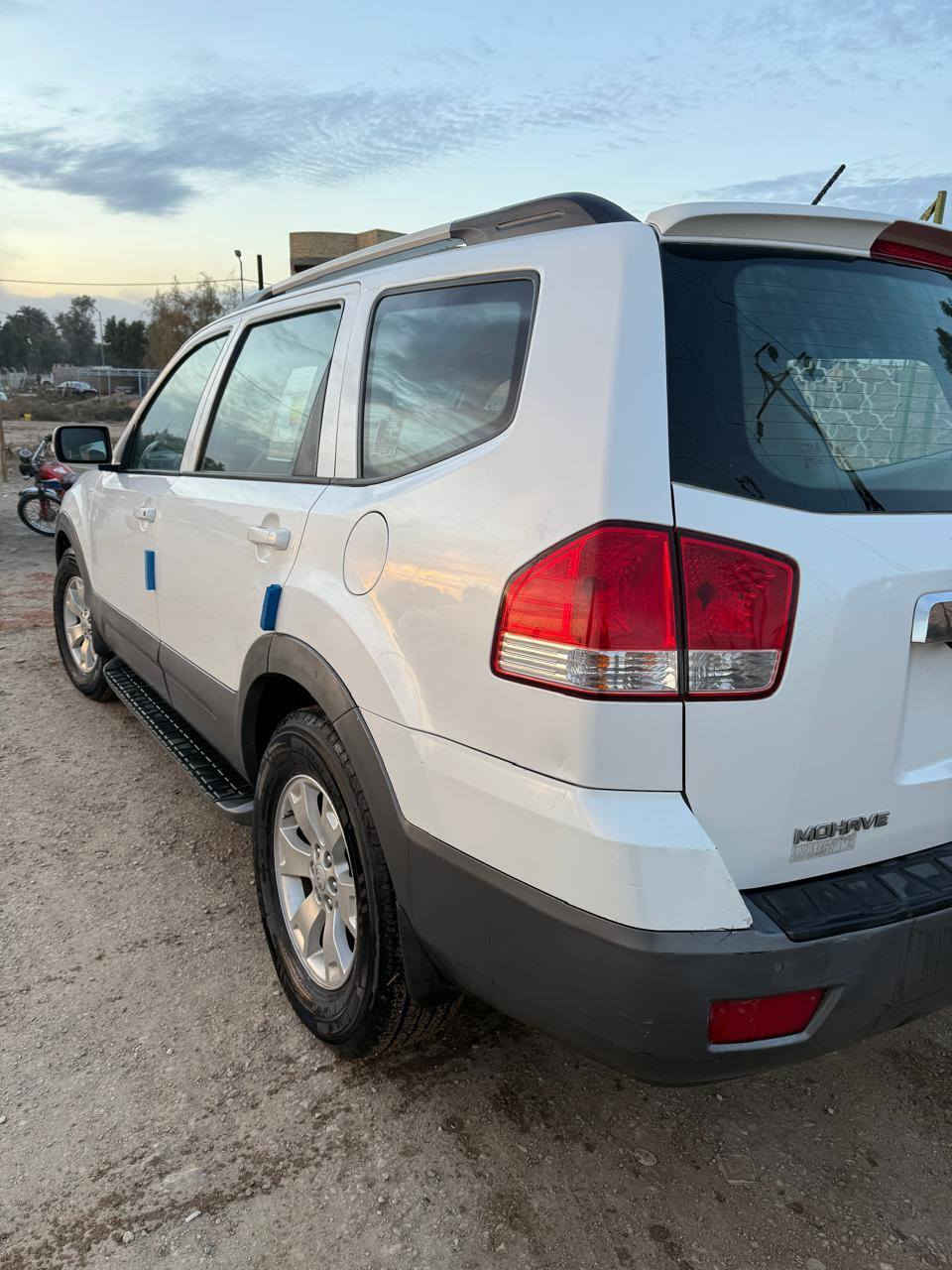 موهافي موديل ٢٠١٦ خليجي رقم قادسية تحويل مباشر مكفولة من الضربة والتبديل ماشية ١١٧ الف بيهة فقط صبغ قطعة وحدة باب سايق محرك ٦ سلندر وكير وحدادية مكفولات تبريد ٣ قطع ٧ راكب كشنات جلد سعر ١٦٣ ومجال *********** /*********** المكان الديوانية
