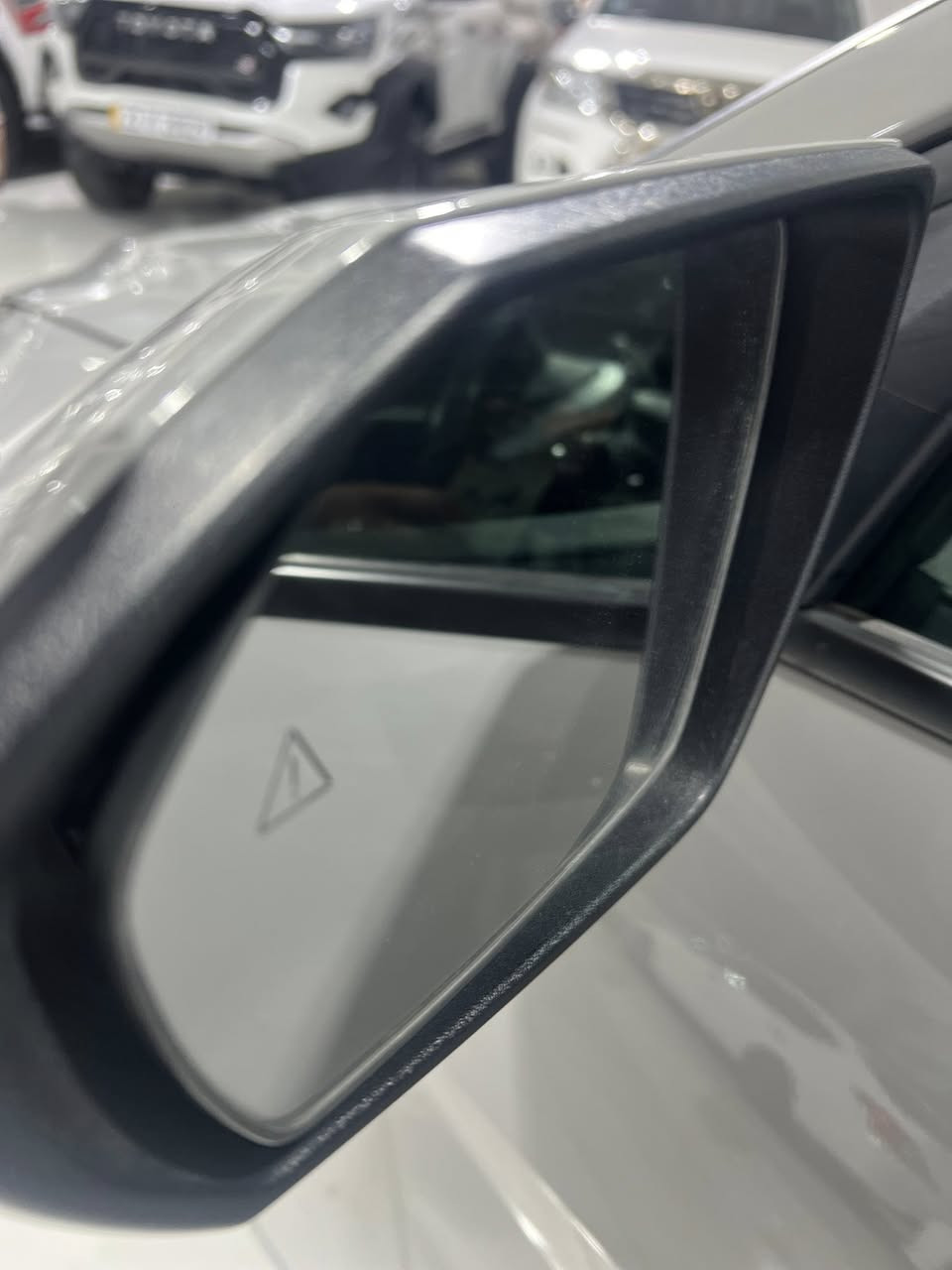 النترا 2023 الون سموك 
مكينه 2000 دوش 
وارد امريكي 
بدون ارباك 
بصمه / رادار / حساس / صندوق ذكي /شاشه جبيره كاربلي / تشغيل عن بعد / اناره ترحيب / رادار بلمري / تدفئه كشنات وستيرن / ويل كب / كامره خلفيه  
بدون ارباك 
حادث خلفي فقط صبغ شبر قبق صندوق 
وطلع بيه 4 قطع كلير امريكي بدون حادث بجم كبس بدون تبديل 
السعر بلاش 128 وبي مجال بسيط جدا   
العنوان اربيل 
السياره بدون رقم تترقم شمالي فقط 
***********
