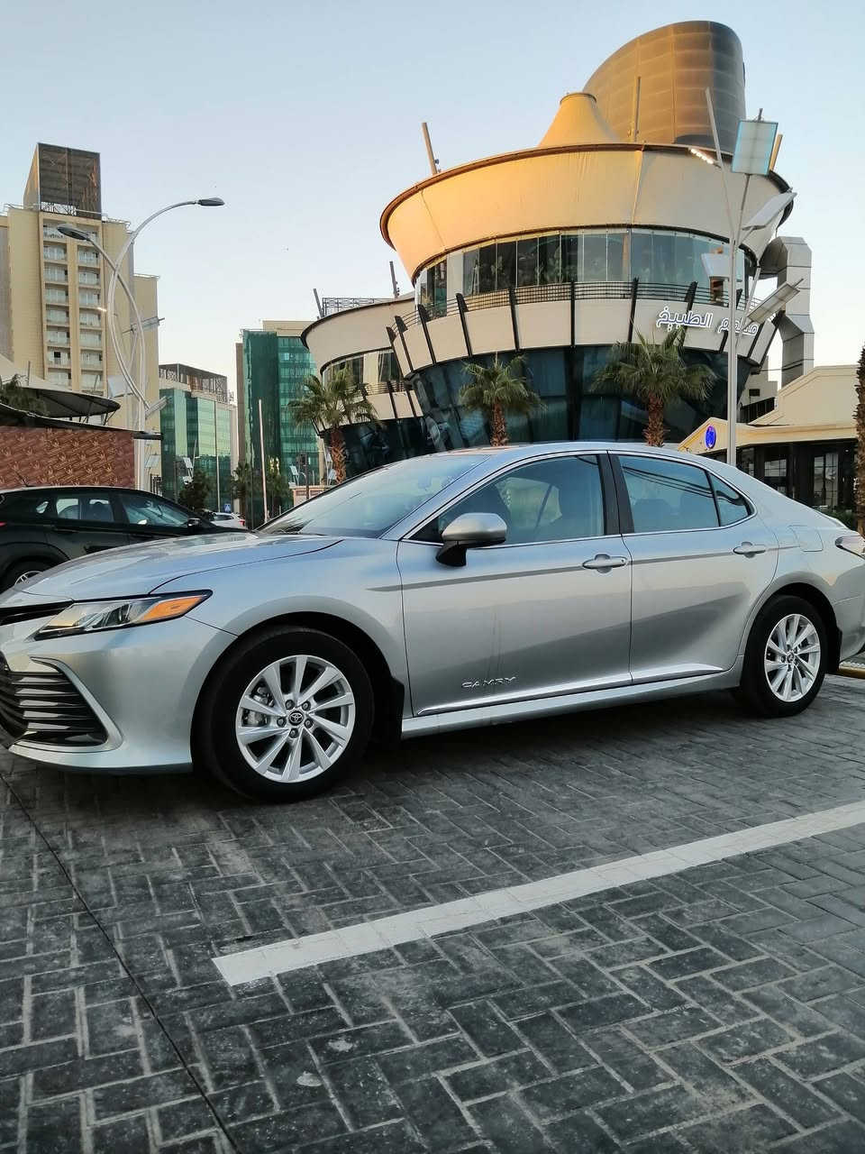 كامري موديل 23 LE وارد امريكي معروفه مواصفاتها رقم اربيل جديده ماشيه 17 الف اخت الزيرو  مكانه اربيل باسمي السعر 197 وبيه مجال 
***********
