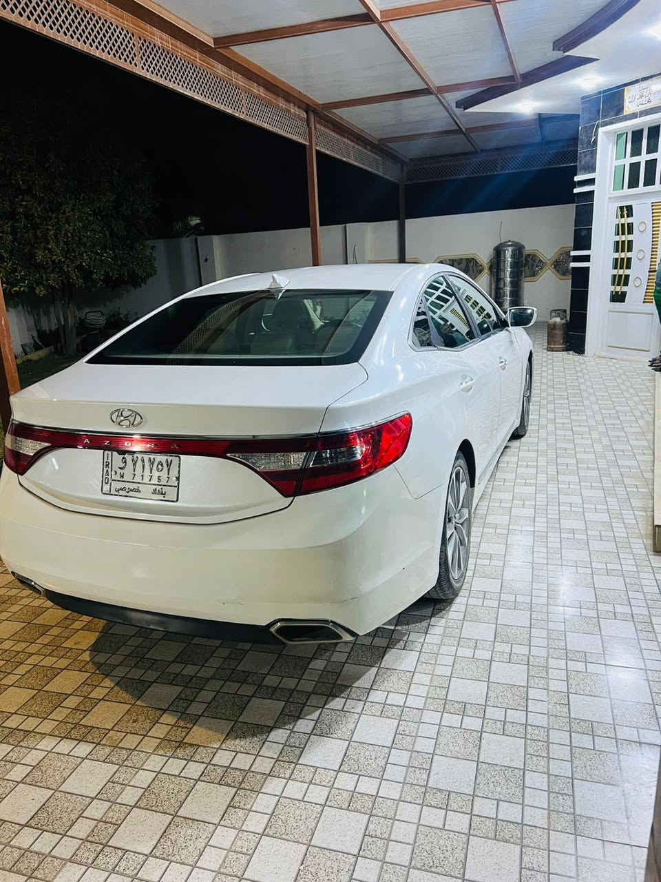 سياره ازيرا  جي دي اي2017 وارد امريكي محرك 6v ماشية 90 الف حقيقي رقم بغداد فول موصفات عدى الفتحه تاير 19 تخم تاير اليوم شديته بيها بنيد بلادي بدون حادث والهلال الخلفي سياره خير من الله السعر 120 وبي مجال 
*********** اخوكم الشاعر بشار الشجيري
