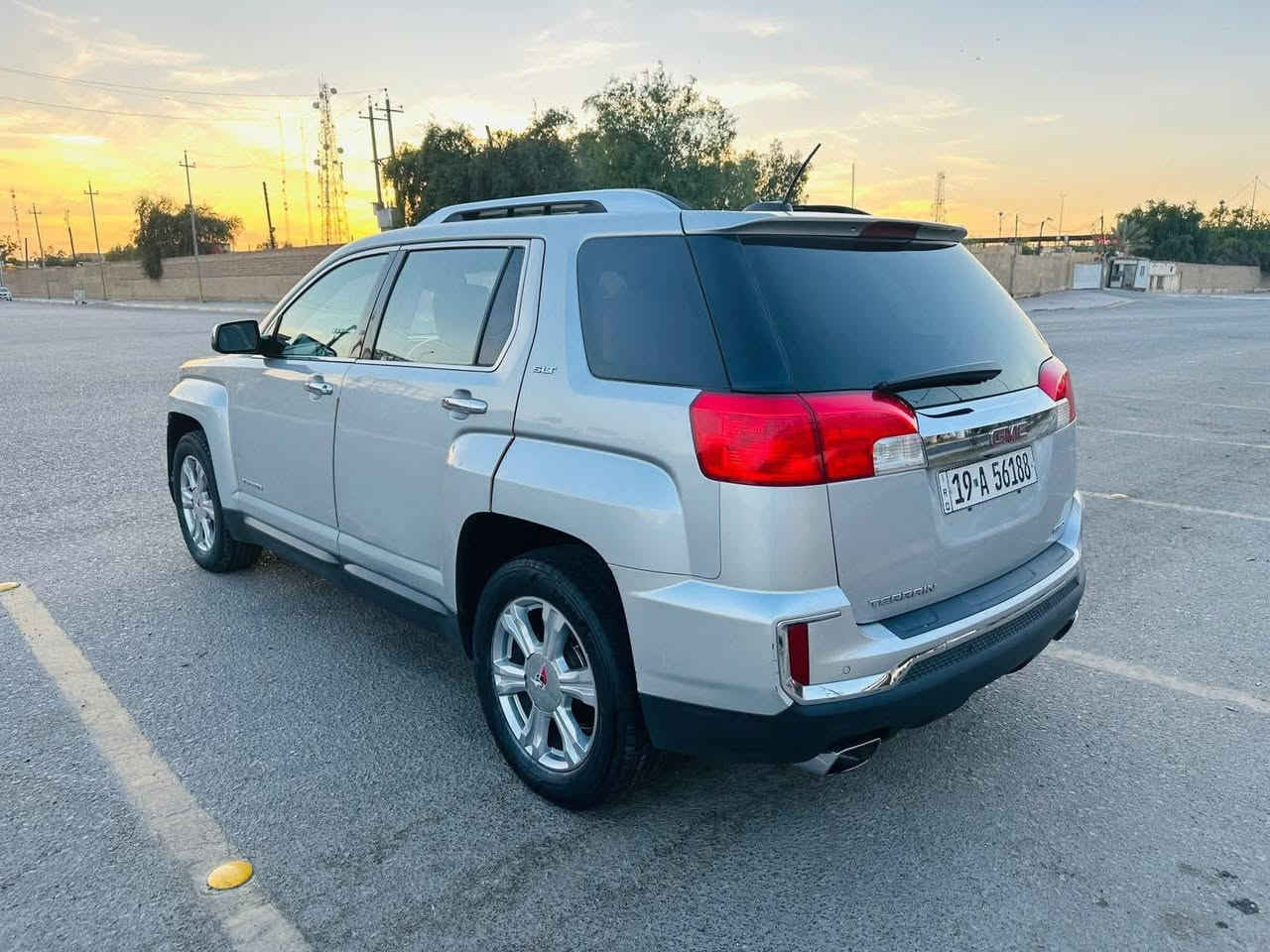 جي ام سي تيران 2016
رقم كربلاء انكليزي سنويه لل٢٩
حادثه بنيد فقط واكع عليه عمود ومرجع ع البارد 
يعني السياره بدون ضربه قويه 
لون سلفر(رصاصي) 
جنطه كهرباء
ويل كب (تخم تاير جديد)
داخل جلد اسود 
كشنات كهربائيات + تدفئه مقعد وظهر 
تحكم استيرن 
رادرات 
حساسات جانبي وامامي بالمرء
فتحه بالقماره سلايت 
السياره بيه هواي مواصفات حلوه 
عدى البصمه 
مكينه كير ع شرط 
حداديه جديده 
سياره ممتعوبه ابد وحلوه   سعر ١٤٠ وبيه مجال قليل 
للاستفسار مكان السيارة _ديوانية
***********
