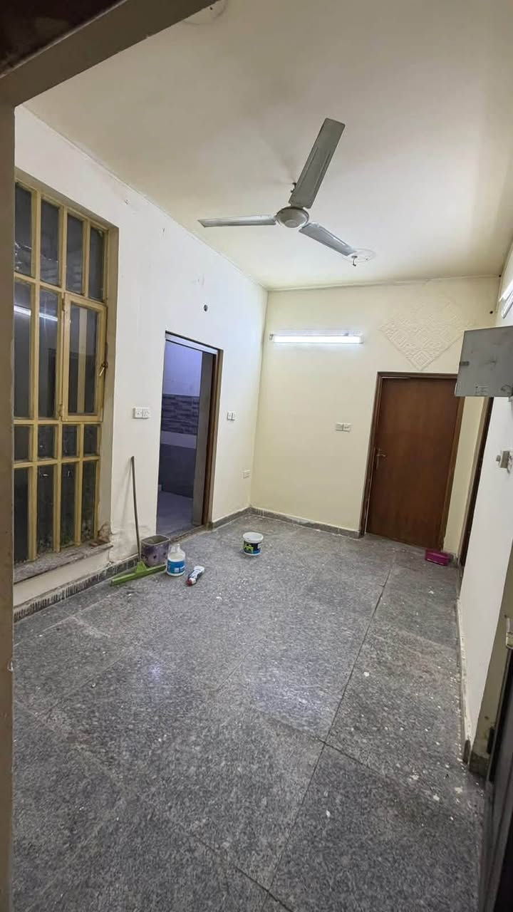 للإيجار للإيجار‼️ في القادسيه🏯✨ شقه طابق ارضي🏠

المواصفات: (مصبوغه وجاهزه للسكن) 
 • غرفتين نوم مريحة 🛏️🛏️
•مطبخ مرتب 🏺🔮
•صاله 🌋
 • خدمات صحيه 🚿🚽 

•الإيجار فقط: 850 الف شهرياً 💰
•الموقع🗺️: بغداد / القادسيه– شارع الوزراء📍

لا تضيع الفرصة – السكن المريح بإيدك! ✅

للاسـتفسـار الاتـصال علـى الارقـام التـاليه  - ***********
