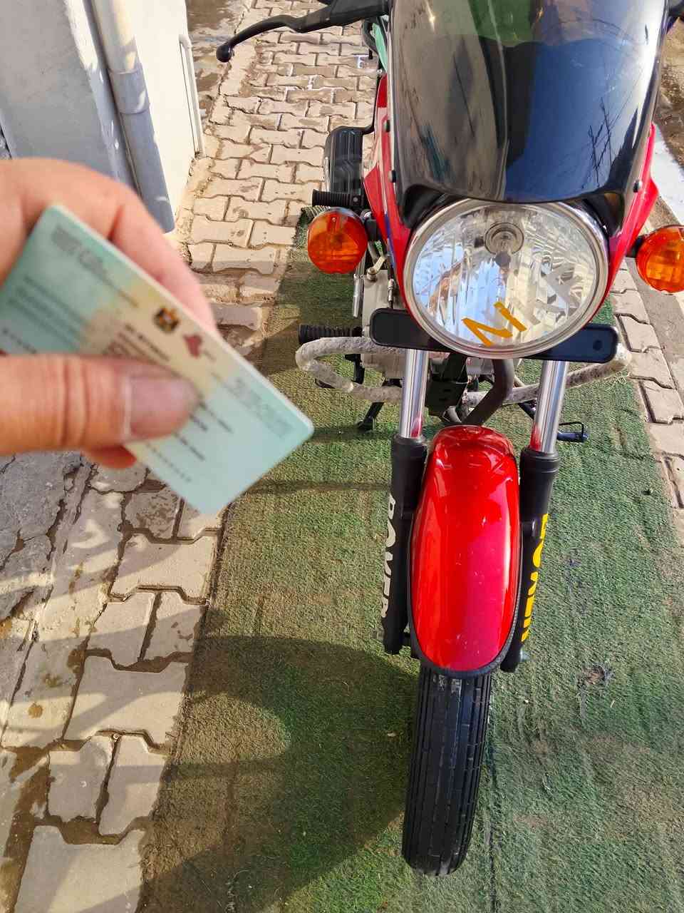 السلام عليكم ورحمه الله وبركاته موديل 21 نازلة بل ٢٢ ام الدوسات مرقم كامل انكليزي  تحويل ثاني يوم إذ تريد كفالة عامة من كلشي مكاني ديالى خرنابات الشراي يتصل ويدلل ويتساب موجود *********** اتصل ودلل
