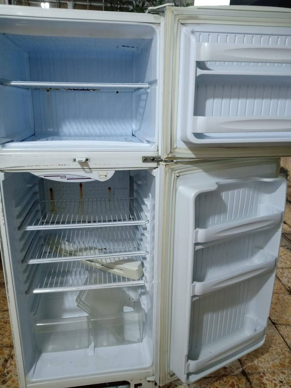 السلام عليكم 
ثلاجه مستعمله للبيع 
نوع كونكورد لبناني الاصلي 
حج 16 قدم
مداخله تصليح ابد 
نظافتها 60٪
ضمان اسبوع 

المكان بغداد الغزاليه
موجود ع خاص او واتساب 
***********
