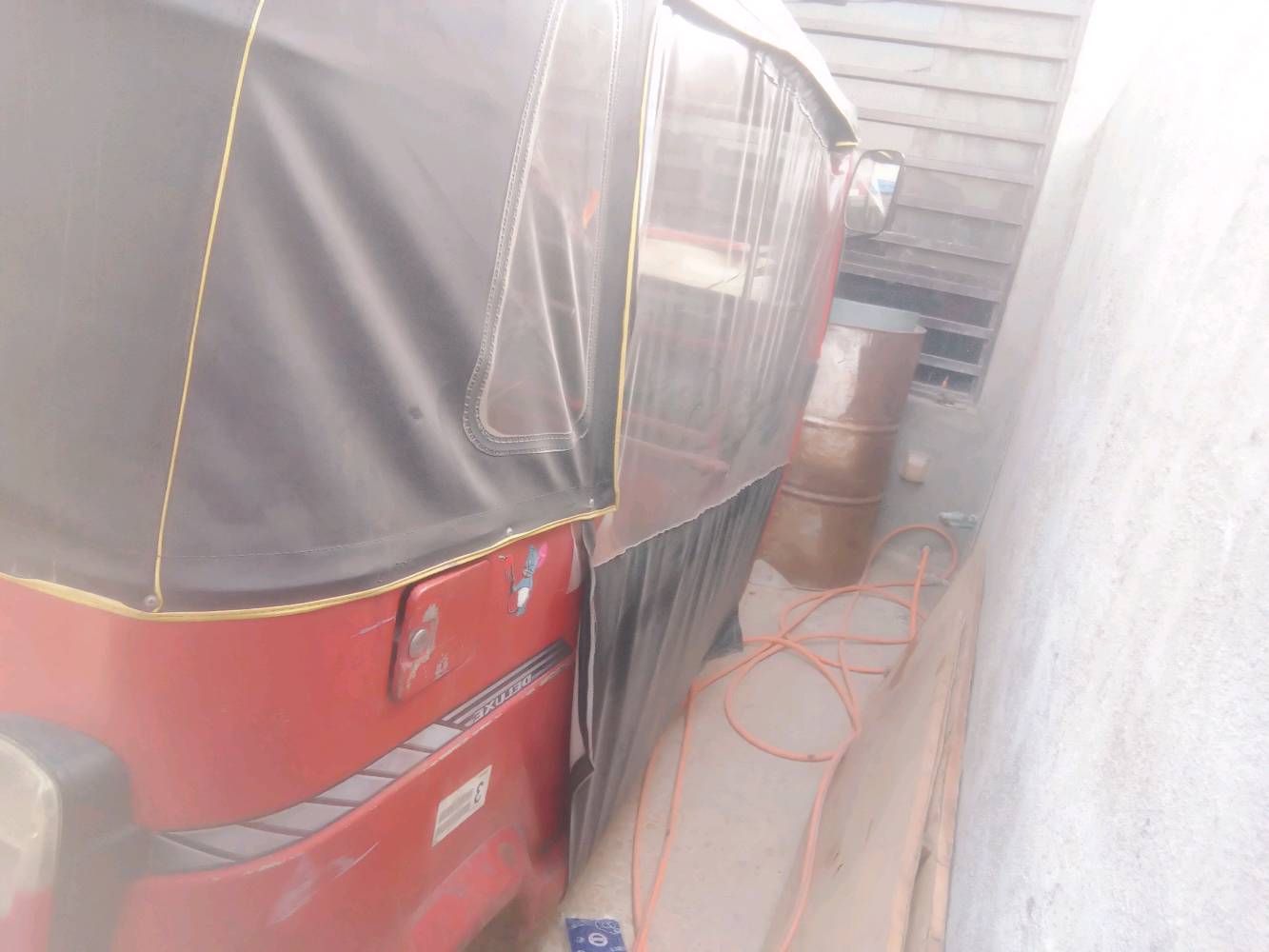 تكتك موديل 18 اوراق اصوليه كامله محرك واكسل مكفولات وكهربائيات شغاله كلها الكشر نظافته 75 بالميه 