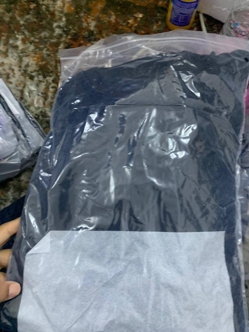 سلام و عليكوم
عندي دريسات جمله فقت ماركات  
ره قم موبايل ***********
 سعر قطعه 5 الف
