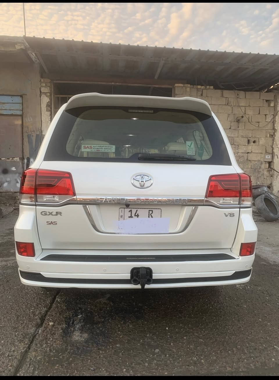 السلام عليكم….
لاندكروز 2016 ساز فول مواصفات V8
محرك /4600 8V / ام الدعاء 
8 ايرباك 
مكفوله كفاله عامه جاهزه كلش (فقط بارد بالجاملق الأمامي ) 
كشنات كهرباء 2 
كشن السايق 3 حركات / 8ايرباك 
مرايات شفط قلاب 
جلد 
ثلاجه 
طفايه حريق 
فتحه سقف 
تخم تاير جديد 
الرقم / بصره الدولي 
المكان / البصره 
للاستفسار او السعر /***********
