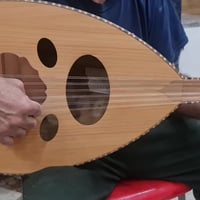 للبيع عود زرياب شرقي صوت مميز جدآ المكان شهداء البياع السعر والاستفسار...