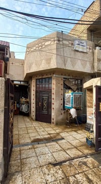 بيت ١٠٠م للبيع بيت ١٠٠متر للبيع واجهه ٥م ونزال ٢٠م يحتوي البيت على . م...