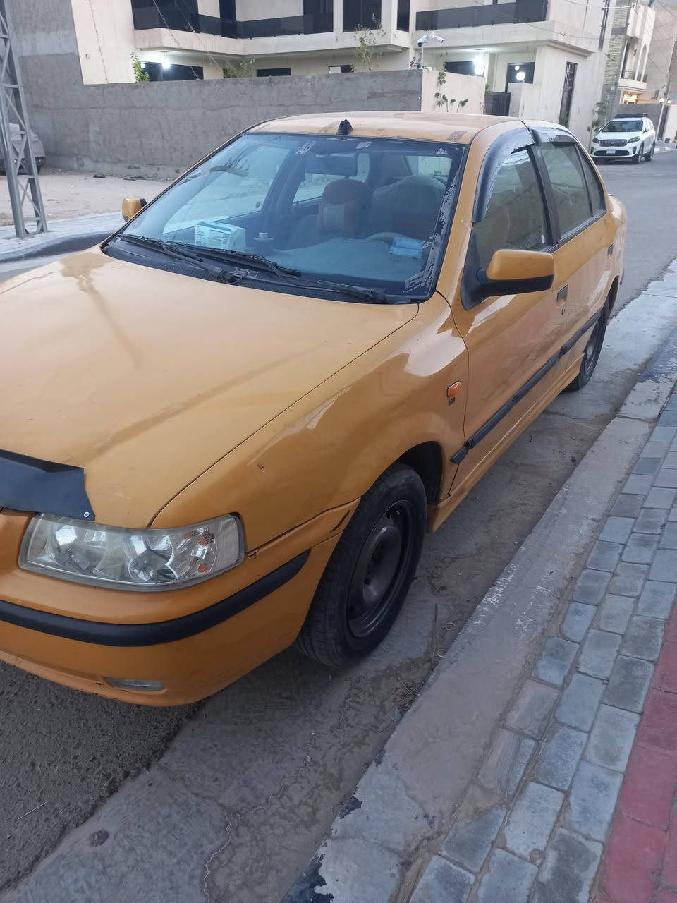 السلام عليكم..
من رخصة الادمن .. سمند ١١ للبيع او مراوس شيري A5  تكسي .
رقم كربلاء انكليزي تحويل مباشر . سيارة حاليا تشتغل لكن تحتاج تبديل كازكت وترتيب قليل للكهربائيات .. كير وكلج نظيف .
الكشر مثل ما موضح بالصور . سنويه تنتهي ٣١ . لا توجد غرامات مرور .. هيئه ستة أشهر فقط .. مكاني كربلاء .
***********
