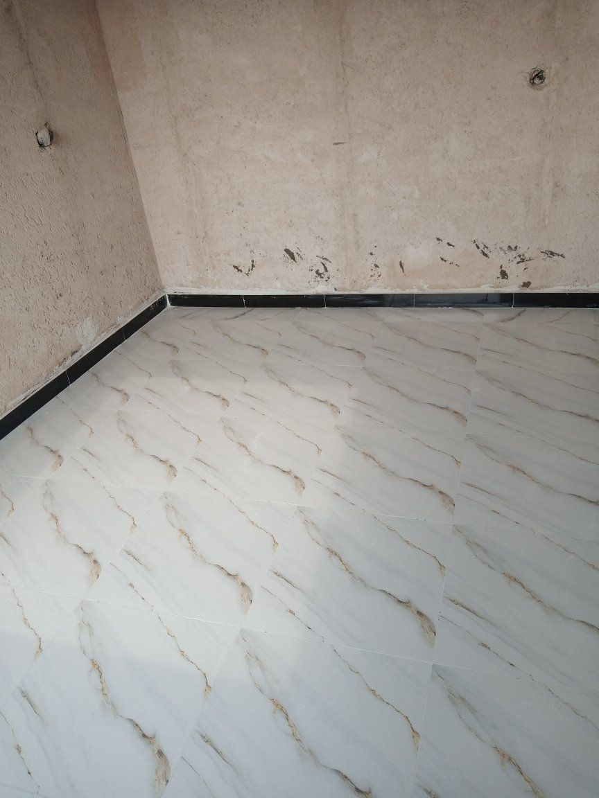 اللهم صلي على محمد وال محمد 
هذه عملنه في النجف الاشرف بورسلين ارضي سراميك جدران *********** هذه رقمي بيه واتساب خدام الطيبين
