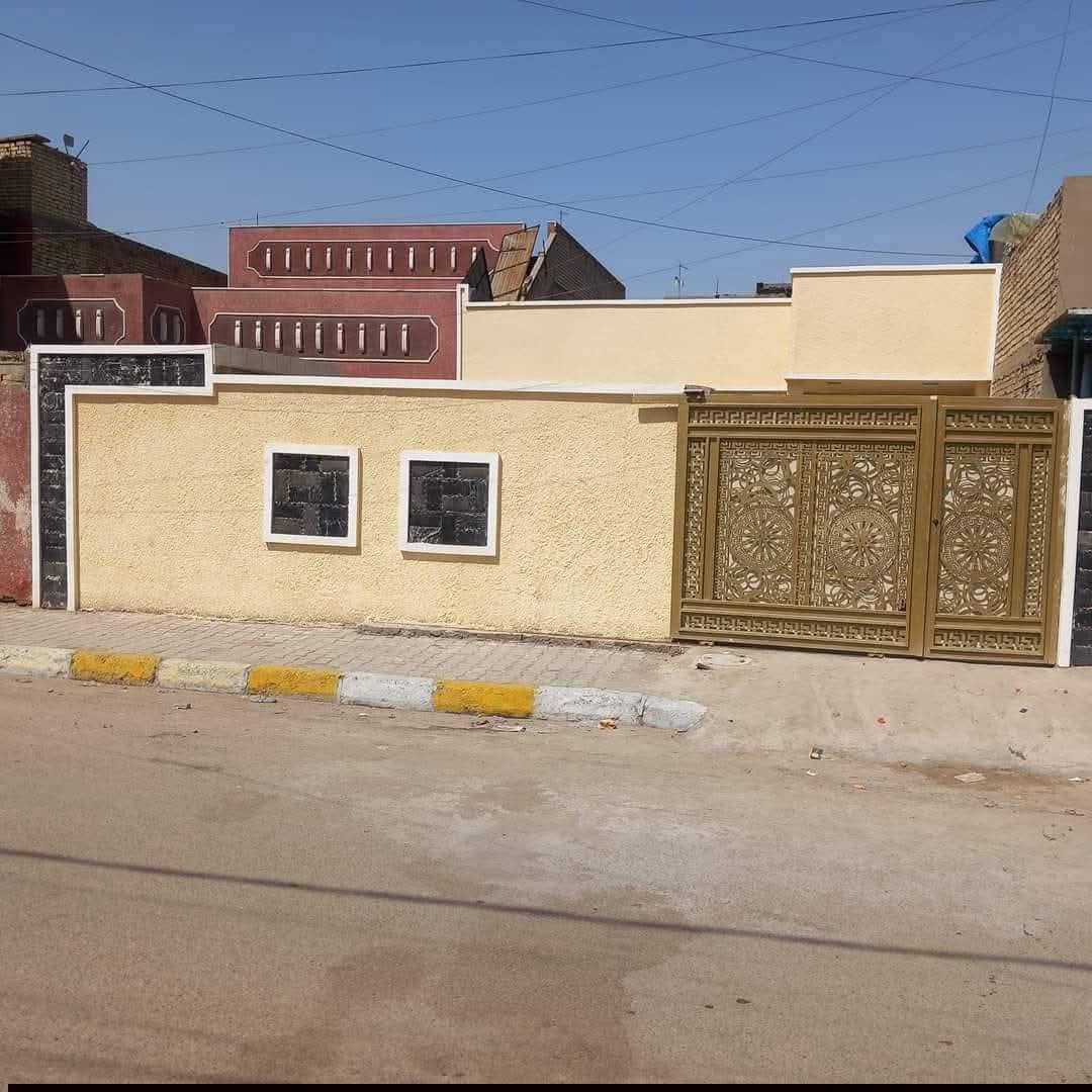 ***********
السلام عليكم بيت للبيع طابو صرف في الكمالية شارع كريدي المساحة ٣٥٠م واجهة ١٠م ونزال ٣٥م بيت بناء نظيف للسكن طابق واحدمسلح وعالي من الشارع السعر المتر ٨٥٠الف دينار والكلي ٢٩٧مليون وبيها مجال للشراي للاتصال
