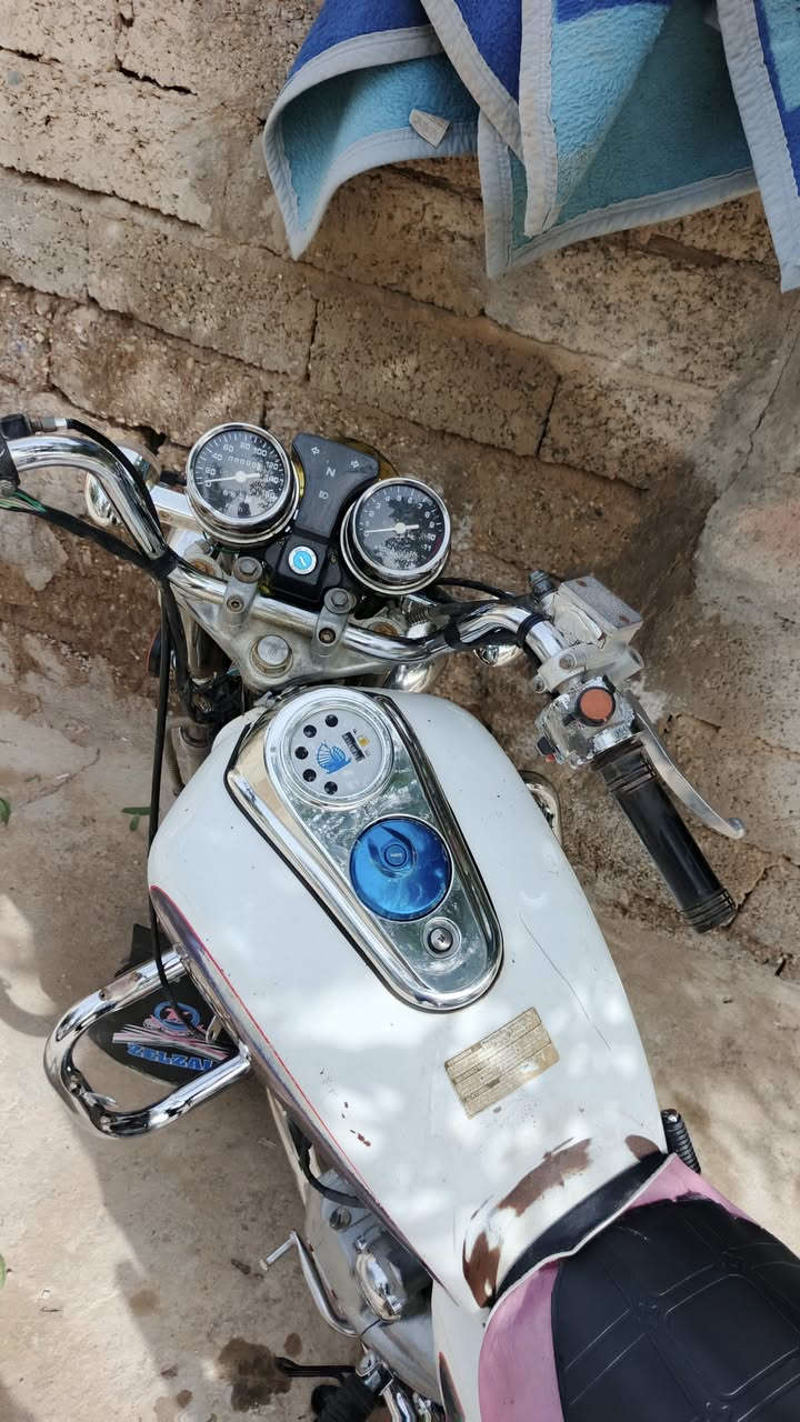 السلام عليكم
دراجه جني 2016
للبيع أوراق كامله 
نظيفه نفس بالصورة مابيها كل نقوصات السعر 450 وبي مجال 
للاتصال عالرقم ***********
