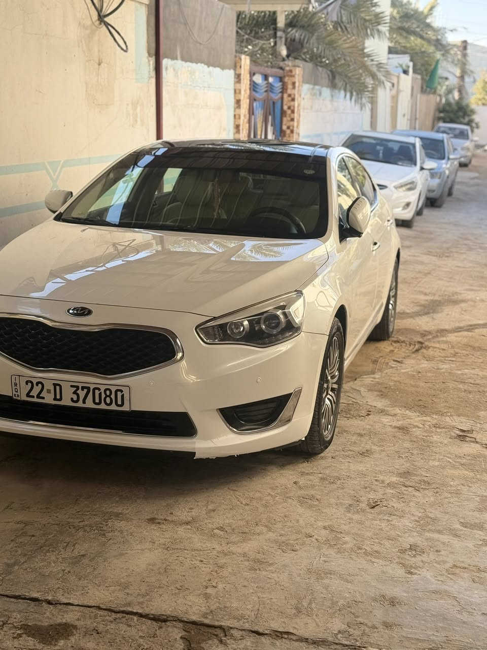 سلاام عليكم كيه كادنزه للبيع خليجي سياره بسمي ثاني يوم احولك سنويه جديده سياره فول موصفات ملكي داخل عسلي بس اني امخلفه اسود سياره ماشيه 340الف امبدل كازكيت او رواجز جدد يعني سياره فول نشطه مكينه سته كشره نضيف  سياره بيه جاملغين اماميات بدون حادث  اثر شخوط او مصبوغات بيه ملااحضات بسيطه سياره حداديه جديده تايرات جدد سياره تجي وتشوفه بعينك سعر 145او بيه مجال بسيط رقم تلفوني الي ايحب يتصل او تتفضلون عل خاص مالتي ***********مكاني نجف او كاعد بل كوفه
