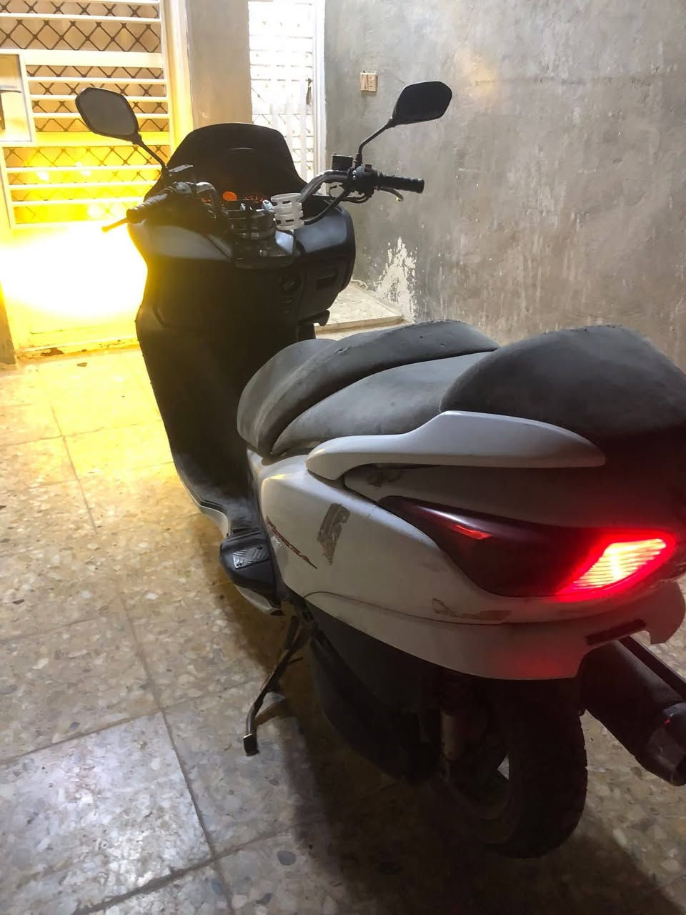 السلام عليكم فورزة 08 للبيع كوم حديد ابيع طافية الدراجة متروكة سعرها ٢٥٠ مكاني بغداد الشعب 
  للاستفسار الاتصال ***********
