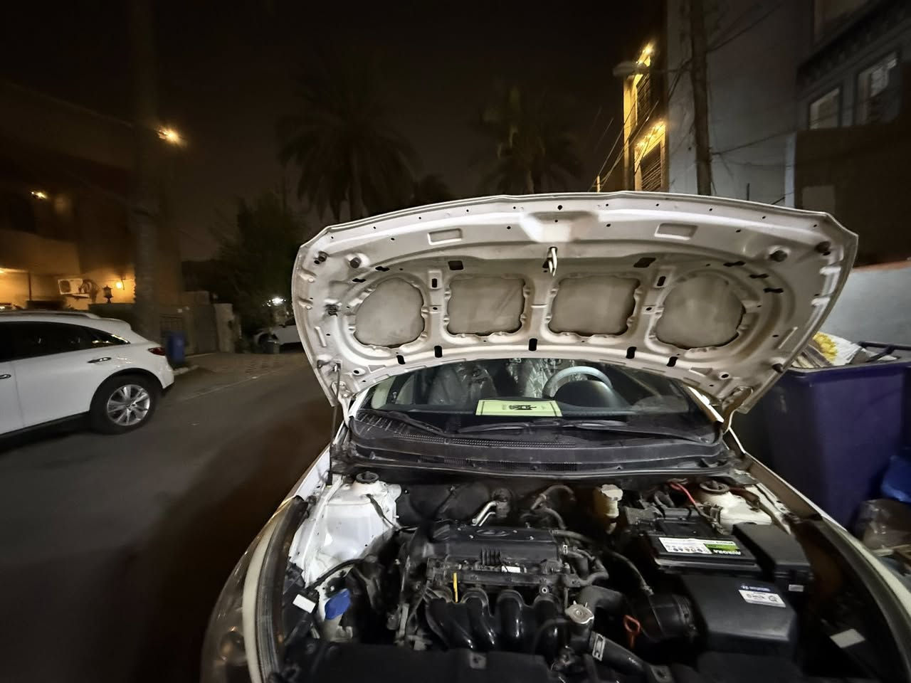 اكسنت موديل 2016 خليجية رقم بغداد هزه ورقم  جديد انكليزي بسمي مكفوله من الصبغ والضربه  سوناره موضح بالصور.   محرك 1600 دوش فول مواصفات ماشيه 121كير محرك بلاد على الشركه شرط حداديه تبريد كهربائيات كلها تمام تخم تاير سياره جاهزه للأخير  

 للاستفسار  ***********

 سعه115بيه مجال
