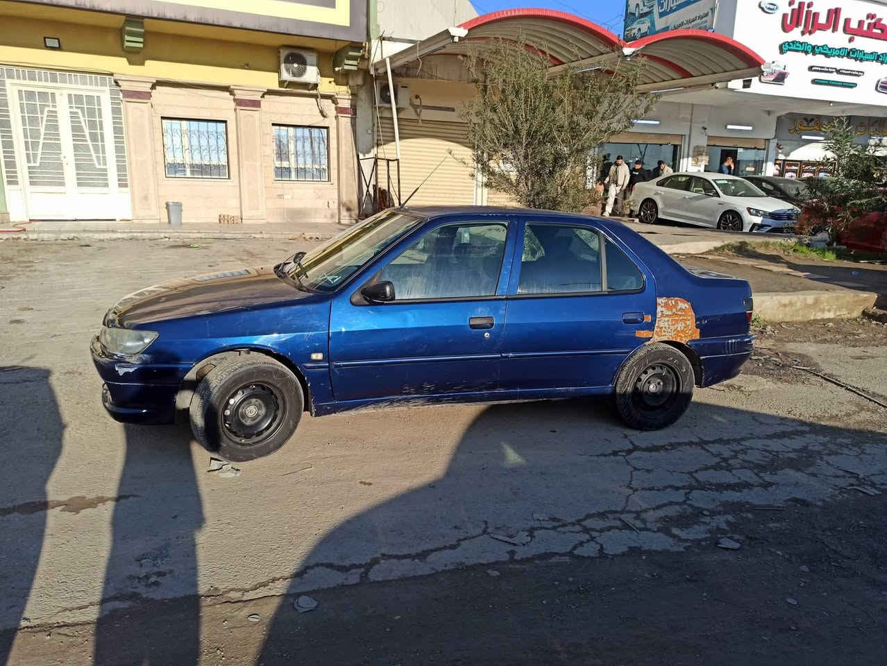 السلام عليكم 
بيجو 306
رقم نينوى الماني 
موديل 2002
كير عادي شرط 
محرك اثر نفخ 
تبريد تدفئه 
طخم تايه جديد 
طخم حدادين جديد 
سياره ضررها جاملغ اماميه وجاملغ خلفي صبغ  بدون دواخل شرط 
شرط التحويل 
السعر 40$ وبيها مجال
***********
