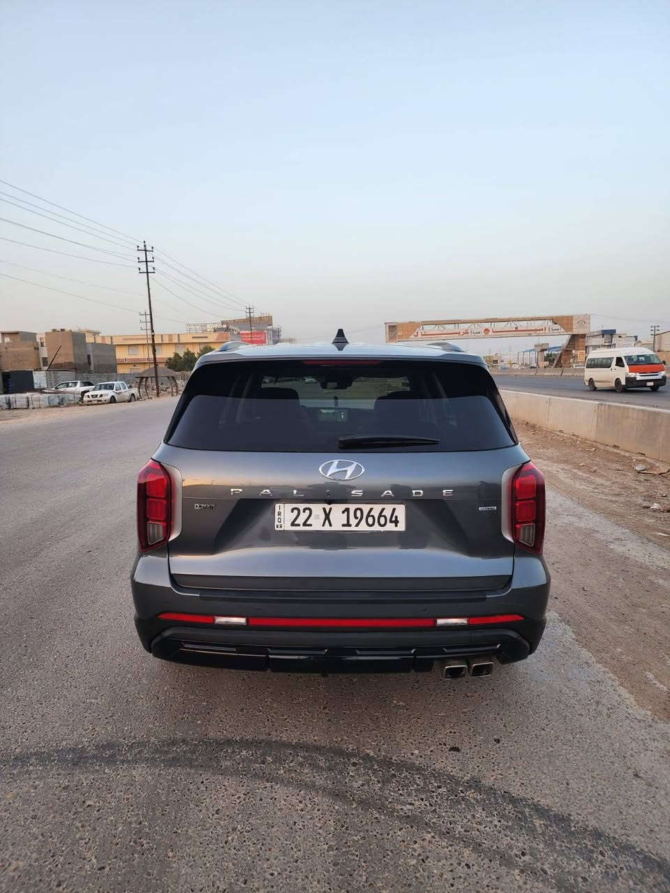 السلام عليكم للبيع فقط 
هيونداي بلاسايد فئهXRT ٢٠٢٥  وارد امريكي حادثه طخه خفيفه بلدعاميه فقط بدون صبغ كفاله اخت الكلين
ايرباك استيرن ودشبول كفاله من الصبغ والظربه ماشيه ١٥ الف مايل ورقم شاصي وي صور تأكد بنفسك
مواصفات 
محرك ٦ سلندر ٣٨٠٠
4×4 فورويل 
وظعيات قياده 5
بصمه تشغيل وابواب وتشغيل عن بعد 
فتحه سقف سلايد 
تبريد ٣قطع 
مري شفط وقلاب +اشاير بلمري 
كشنات جلد +كشنات كهرباء +تدفئه بلكشن 
4 كامرات محيطيه ٣٦٠ درجه 
شاشه كبيره متصله متغير الوضعيات 
7راكب كشنات منفصل VIP 
لايت ٣ عدسات+اناره LED
جنطه كهرباء رادار امامي خلفي جانبي توقف ذاتي تحديد مسار قياده ذاتيه وباقي مواصفات معروفه رقم اربيل دولي بأسمي سنويه وهزه جديده تحويل مباشر 
السعر 320 ورقه وبيه مجال بسيط بعد المعاينه مكاني بغداد قرب علوه الرشيد 
اي استفسار اتصل, ***********
                           ***********
