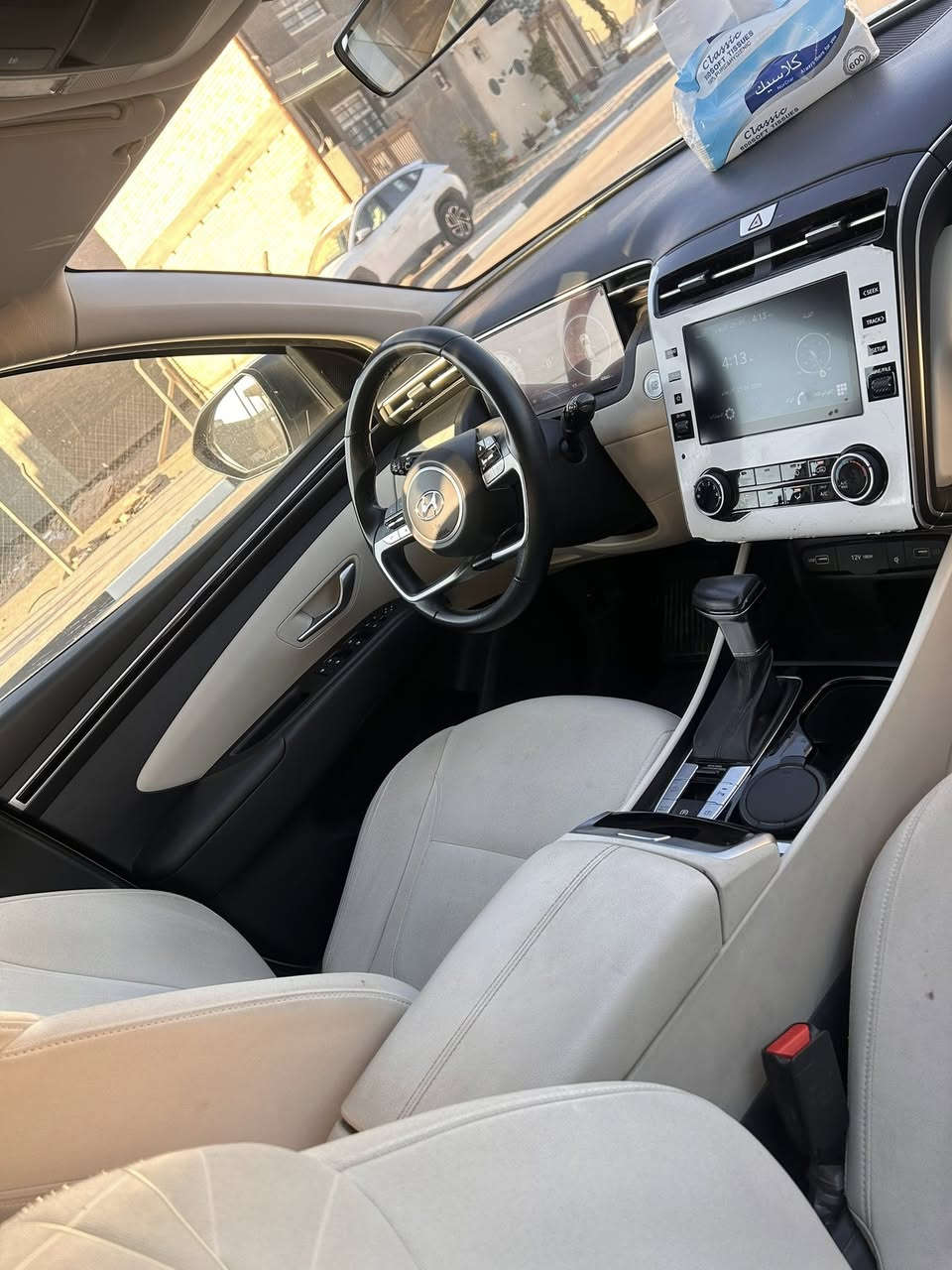 سلام عليكم توسان موديل 24 رقم بغداد
كفاله عامه عدا ملاحظه وحده ماشيه 40 الف 
سعرها 214
سياره جديده جديده  مكانها حله للاستفسار:-  ***********
