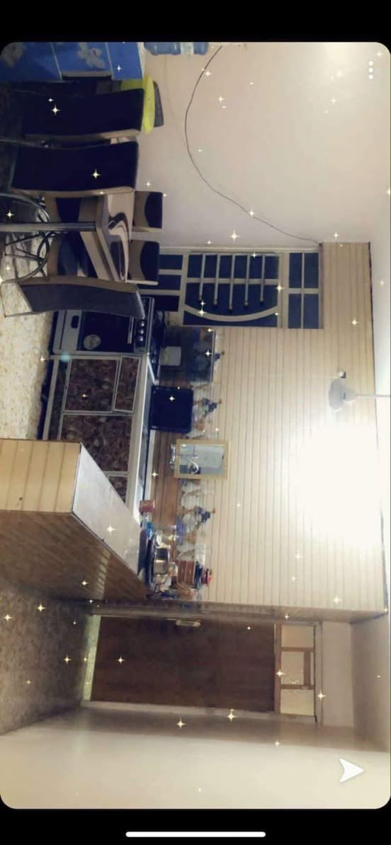 بيت 100متر لبيع
طابقين كامل الخدمات
بلديات شارع جامع سيد صلاح 
الاستفار ***********
متواجد خاص 
متواجد واتساب
