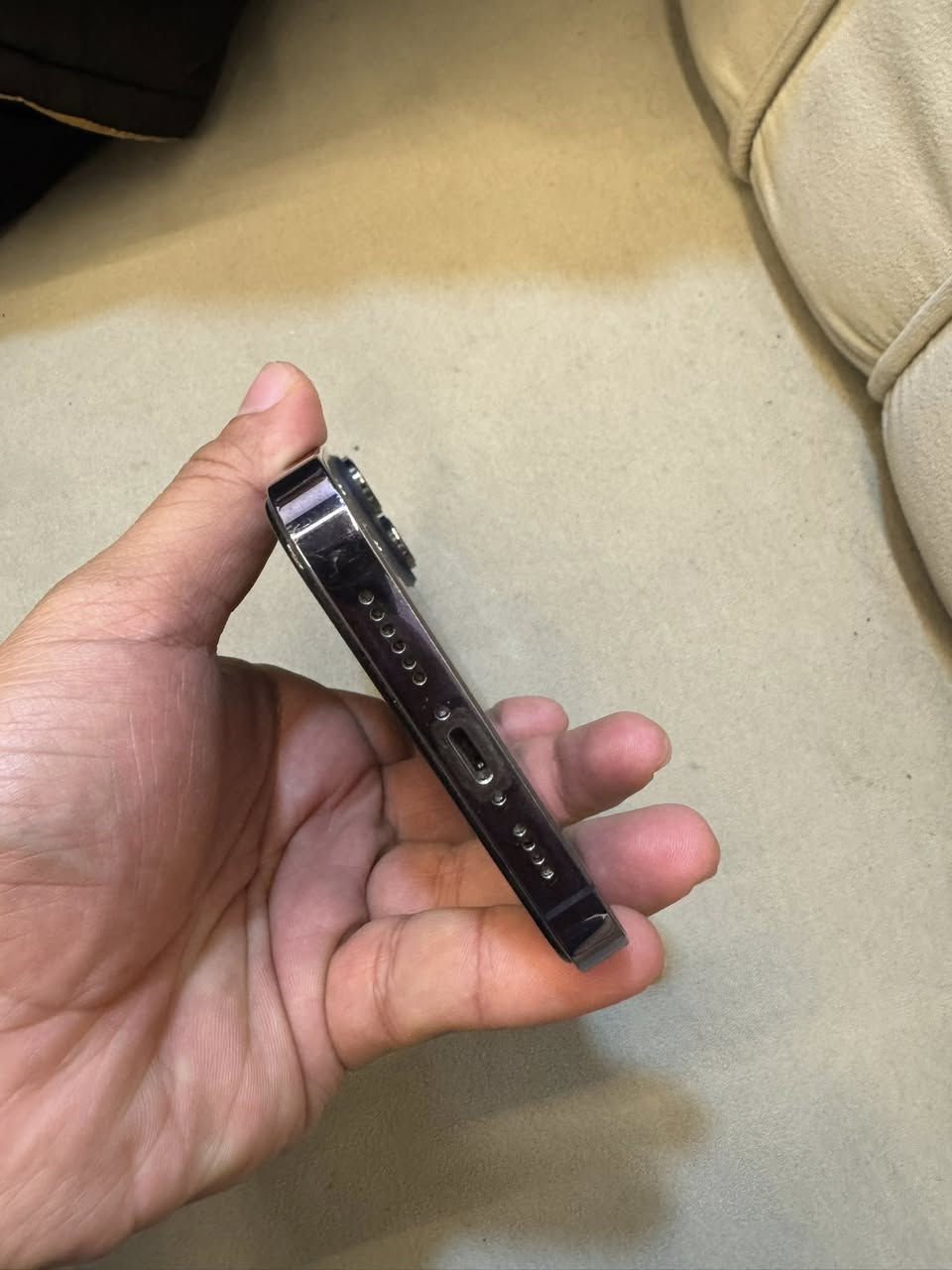 سلام عليكم شباب 14 Proماكس ذاكرته واحد تيرا الجهاز نظيف ولا شخص بي الجهاز اسم شريحة إلكترونية بطارية الجهاز 89 مكاني بغداد الشعله السعر 800 التواصل خاص أو على هذا الرقم *********** ￼￼
