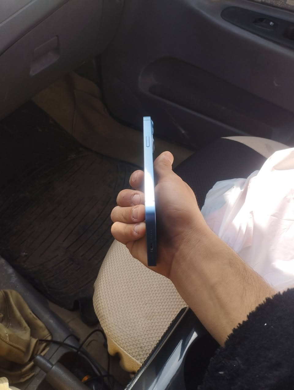 سلام عليكم 
ايفون١٣عادي ذاكر١٢٨
جهاز وتر بروف كلشي مامفتوح بي معى كارتون بس مشكله بل كامره مرات تشتغل مرات لا 🤖 وبي شخط بل شاشه مو كسر شخط مكاني كربلاء المقدسة سعر ٣٥٠وبي مجال حك جيه رقمي***********
