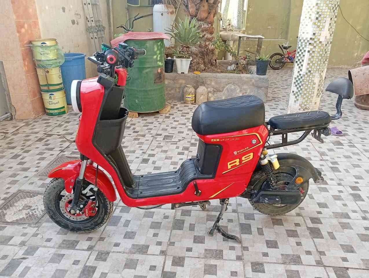 سلام عليكم ورحمه الله وبركاته
دراجه ار 9 فول المواصفات وياها الاوراق 
ال ملف 1500
دراجه نضيفه وحلوه 
بيه 5بطاريات 
وسعرها 575 بيه مجال لطيبين وشرايه 
الاستفسار الارقم الهاتف *********** 
المكان بابل حله ابي غرق قرب المدرسة النصر 
اي واحد عنده شي تعال خاص 
وعليكم السلام ورحمه الله وبركاته
