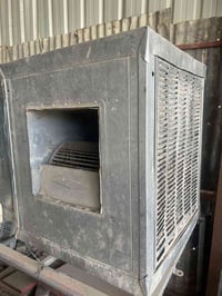 للبيع مبرده فافون اكبر حجم كامله وعل شغل  السعر 175  07836481717