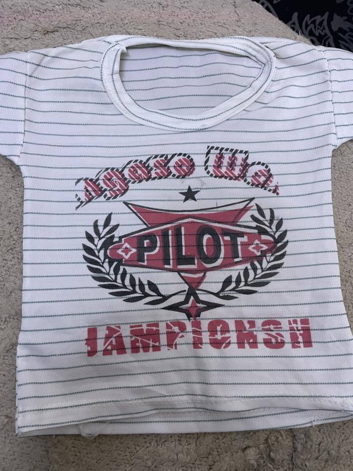 عربانةمستعملة مع ملابس اطفال ولادي من عمر يوم لحد السنة بيهن سعرهن كامل ٣٠ الف❤️عنواني بغداد حي العامل كلشي مابيها بس مكان كعدة الطفل اكو خشبه داخل القماش مكسوره تنحط مخده وماعليه شي مماثره او تحب تبدلها عادي


**إذا كنت صاحب هذا الإعلان وتريد حذفه لأي سبب، رجاءا أرسل رسالة إلى الدعم الفني**