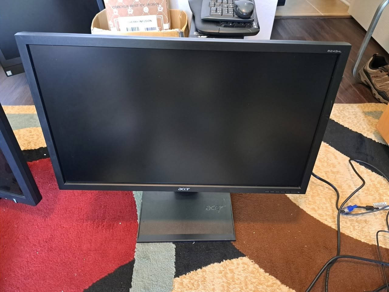 شاشة Acer B243HL 60Hz. زمن استجابة 5ms، ومنافذ VGA/DVI/HDMI، ستاند متحرك
حجم الشاشة: 24 بوصة (61 سم) عريضة (Widescreen).
نوع اللوحة: LED-backlit LCD (مع إضاءة خلفية LED).
الدقة: 
 Full HD.
زمن الاستجابة: 5 مللي ثانية بغداد, العراق


**إذا كنت صاحب هذا الإعلان وتريد حذفه لأي سبب، رجاءا أرسل رسالة إلى الدعم الفني**