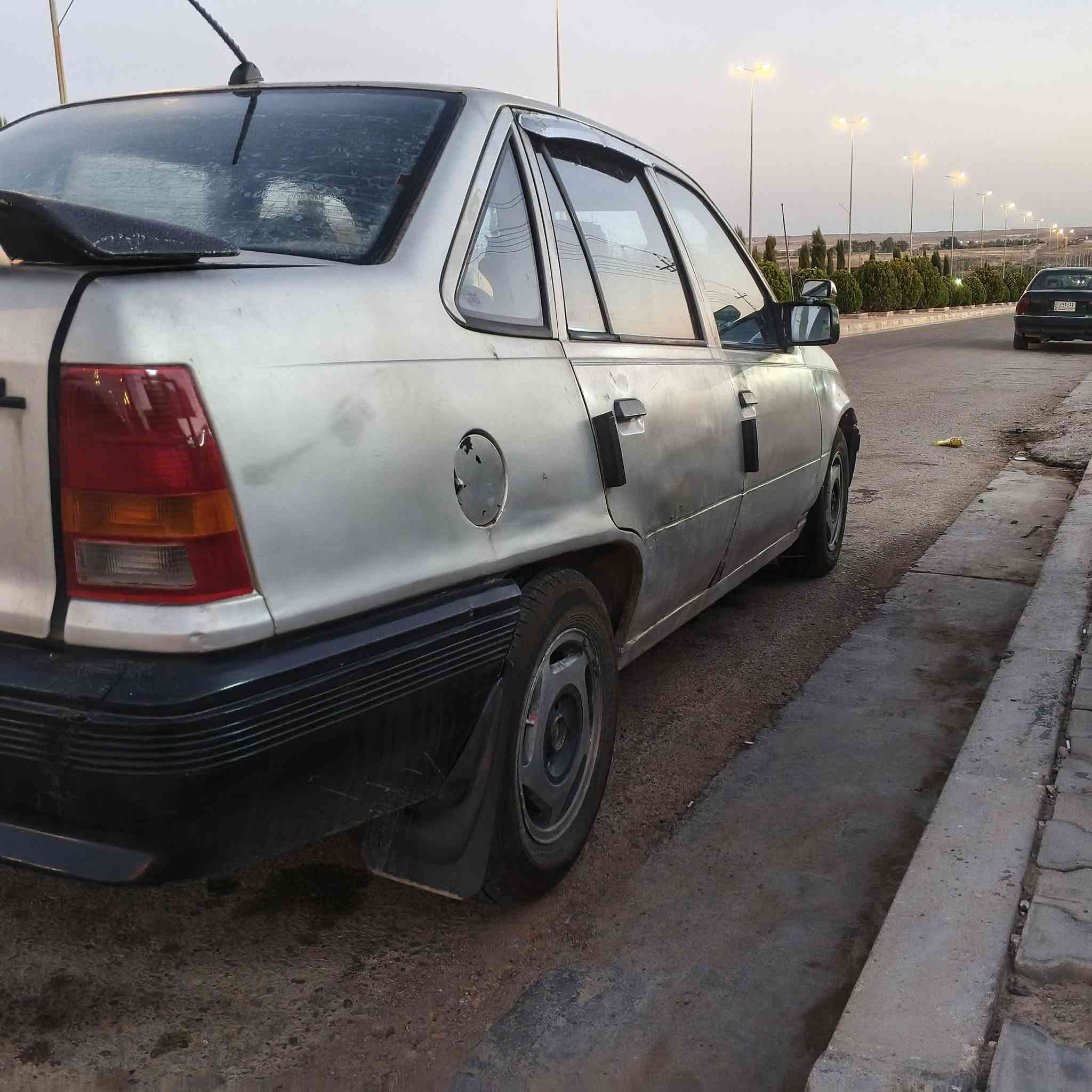 السلام عليكم 
اوبل كاديت محرك 1800 جديد كير زين موديل 1991 سنويه إلى 2027 تخم تاير جديد ويل كب الشرعي براوه يحول سياره بلاديه بدون صبغ غرفتها جديده مكان السياره راوه السعر 20 ورقه بيع او مراوس كل شي يرهم للاستفسار ***********

