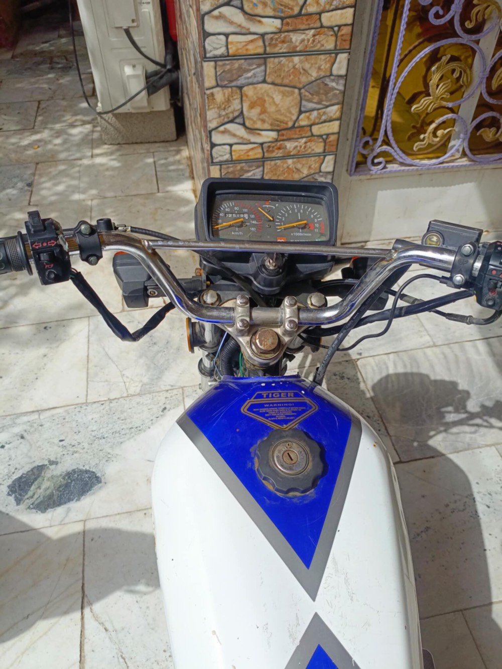 السلام عليكم دراجة تايكر 5 كير للبيع مديل 2021مكفولة كفالة عامة كهربائيات سلف هندر اشاير عالي ناصي هورن كلة شغال مكينة مقفولة اوراق موجودة لسعر 500 وبيهة مجال بسيط مكاني بغداد فلكت حي لنصر