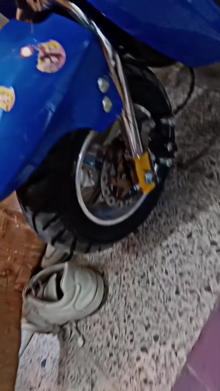 دراجه  اخت الجديده ماخذيها 350 مطالعه هواي بره امبين من تايرتها تجي تشوفهها بعينك هورن لايت جنطه وبيها تاريات للحمايه شاحنتها اصليه اتكفيك خير من الله شحنها للبيع 225 مكاني بغداد الجديده


**إذا كنت صاحب هذا الإعلان وتريد حذفه لأي سبب، رجاءا أرسل رسالة إلى الدعم الفني**