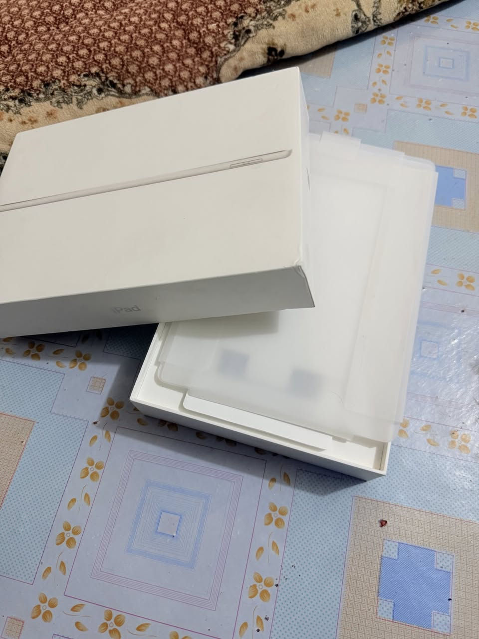 السلام عليكم من رخصه الادمن ايباد 9 ذاكره 256 نضافه 100% استعمال شهر فقط . بطاريه فحص حاسبه تفحص بيدك متواجد بلحله وبغداد بيع مستعجل ملحقاته ويا كارتونه وشاحنه وسماعه السعر 325 بيه مجال بصيط حك الجيه متواجد فيس واتساب ***********
