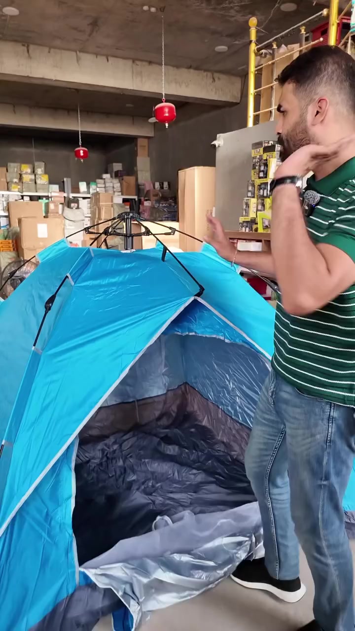 وفر باللون الازرق فقط
- تتسع من ( 4-3) اشخاص

- الارتفاع : 140 cm , العرض : 200 cm , الطول 200 cm

- فتحتان للدخول والخروج 

- تكون مرتكزة بقوة في الارض عند استخدامها فتكون مقاومة للرياح 

- مزودة بناموسية للحماية من الناموس والحشرات 

- قابلة للطي وسهلة التركيب اوتوماتيك 

- مصنوعة من طبقات مزدوجة مقاومة للماء والحرارة 

- تاتي مع حقيبة سهلة الحمل لحفظها
(40)


**إذا كنت صاحب هذا الإعلان وتريد حذفه لأي سبب، رجاءا أرسل رسالة إلى الدعم الفني**