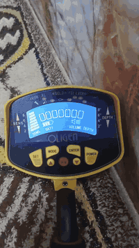 سلام عليكم جهاز كاشف الذهب والمعادن للبيع جهاز ذكي فول مواصفات امريكي بيه خاصيه عزل شراي يراسني ويتساب ادزله تفاصيل كامله ***********
