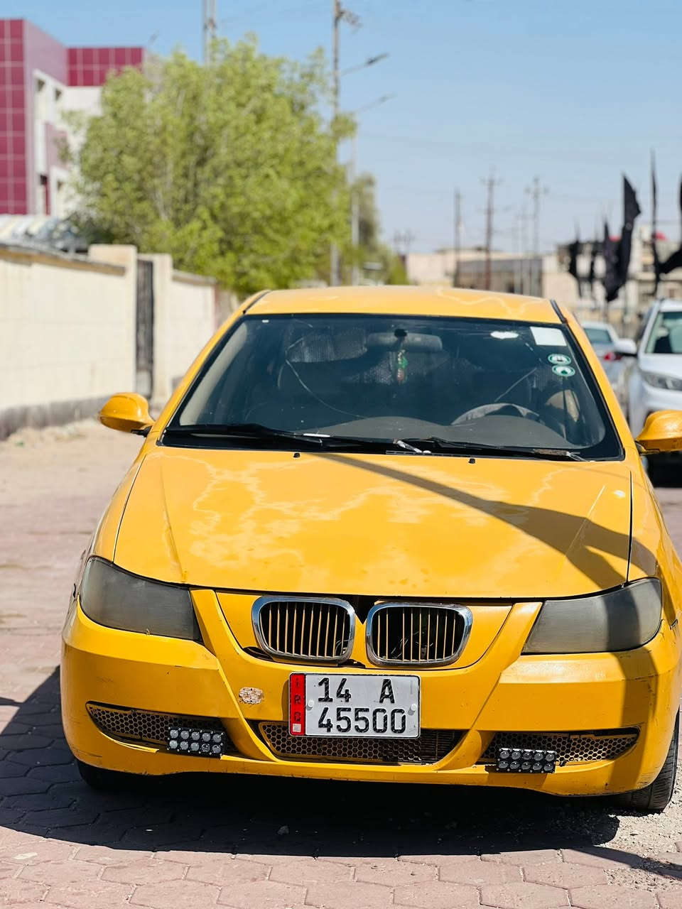 سلام وعليكم سياره نيفان مصفره هيه وغرامات حداديه توه ذابه تخم تاير بدي كفاله عامه رقم جديد 2011 السعر 35 مراوس بكيه عبريه 14راكب مكاني بصره 5ميل رقم ***********
