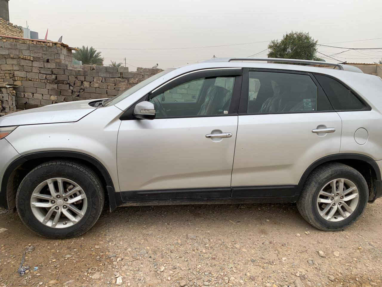 كيا سورنتو 2014 خمسة راكب
امريكي مكينة 4 gdi المكينة شادها جديدة

مواصفات عادية

اشاير بالمري

تحكمات ستيرن  

مانع الانزلاق 

ABS

تشغيل سويج

حساسات خلفية  

تبريد قطعتين 

ضربتها بالجنطة بدون دواخل وايرباك

بيها بنيد مبدل وضربة بالباب الي ورة السكن ومصبوغة حزام اثر جراد

رقم بغداد مشروع وطني 

السعر 117  

***********
