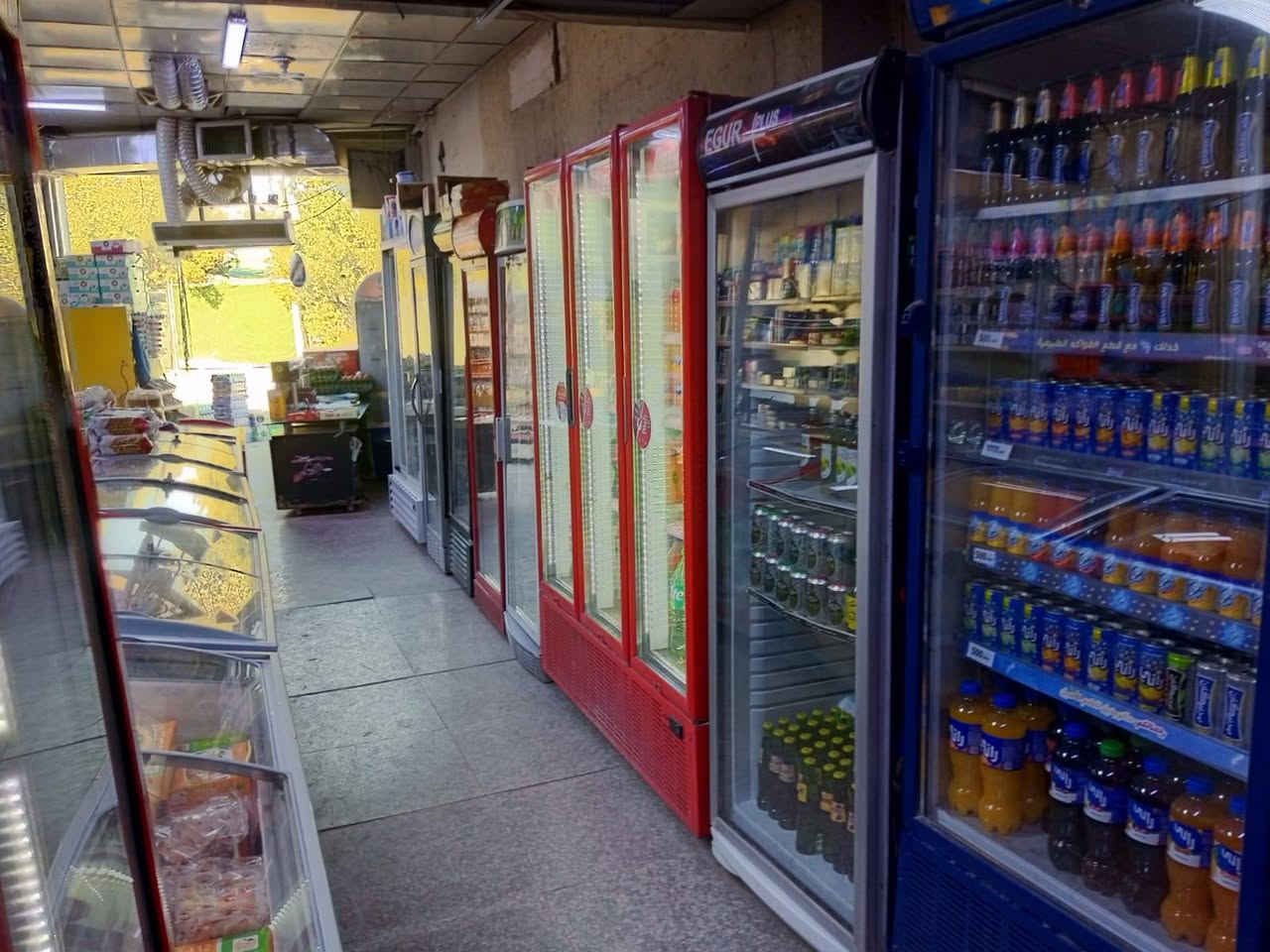 السلام عليكم ورحمة الله وبركاته
أسواق للبيع يحتوي على برادات عدد 17 عامودي 7شركه 
10 للمحل وبرادات عدد 10طرحي 3شركه 7محل
سفينه وسطيه على طول المحل ورفوف جداريه ايظا على طول المحل ويحتوي على مخزن ومبرده العالميه كبيره جاهزه مع الدكت موقع المحل حي الجهاد الملحانيه فرب مسبح الرافدين. ومقابيل قاعه الكرار. أي استفسار على الرقم *********** يوجد وات ساب. اسف خاص غير متواجد
