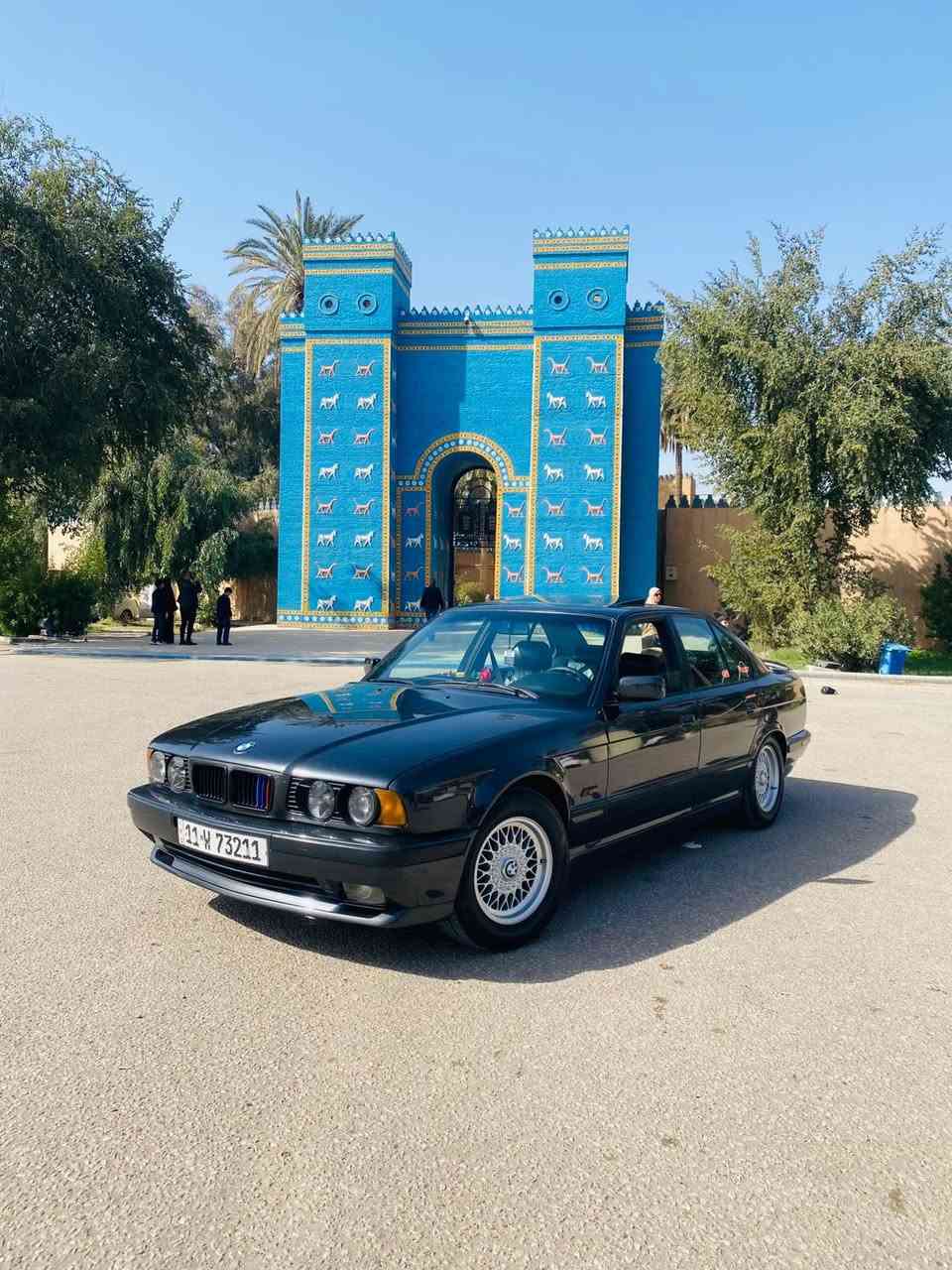 السلام عليكم
BMW1992. 525i
السياره وارد يابان نضيفه بمعنى الكلمه رقم بغداد باسمي تحويل ثاني يوم 
محرك مسكر عدل المرغوب 2500
مواصفات السياره فتحه سقف 
كراسي جلد كهرباء 
برده خلفيه 
بجم دخاني M
ويل كب خليه 
تبريد خير من الله منضومه لايت زنون 
كهربائيات كلها شغاله 
عنواني بغداد 
للتواصل ***********
