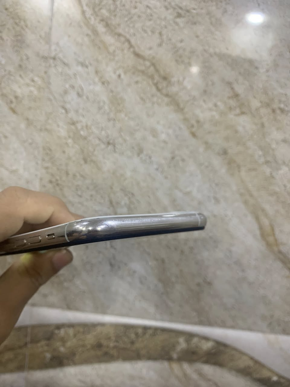 السلام عليكم مكلف بل نشر 11 برو ماكس ذاكره 64 مبدل باتري اصلي يقرا 100 ومبدل شاشه شرط طبق الاصلي كامرات شرط رقم واحد لجهاز حلو وشرط لفحص اي خلل مابي سعر 210 رقم *********** اسيا ***********
