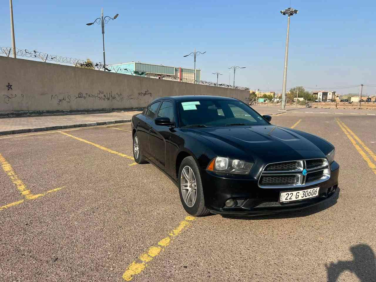 جارجر 2012شاشه جبيره كير طياره  رقم اربيل بدون تبديل وبدون صبغ وبدون ضربه فقط باب مقسم وبارد كلش قليل موضح بالمنشور 
مكانهة العماره 
***********
