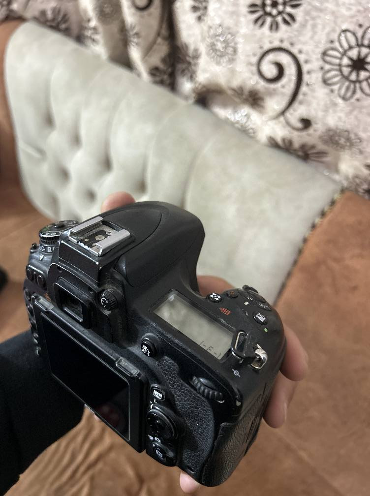 كامرة نيكون 750D للبيع نظافة 85% السعر 900 وبيها مجال  *********** بغداد, العراق
