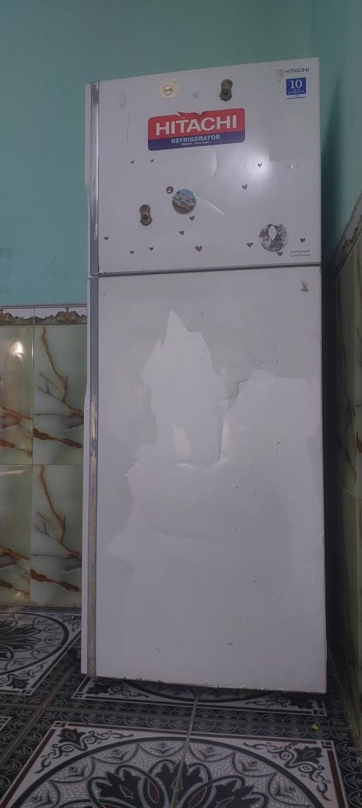 ثلاجه لبيع بخاخ انفيرتر نظيف شرط التجميد
*********** عمارة, ميسان

