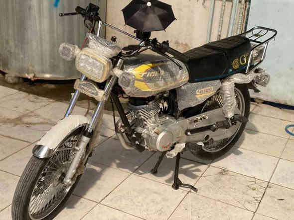 السلام عليكم
دراجه موديل ٢٥ ابن عم الجديد ماشيه ٥٠٠٠
محرك مامفتوح منفيس موجود صالنصه كاتم
سعره. ٧٠٠ وبي مجال قليل ***********
